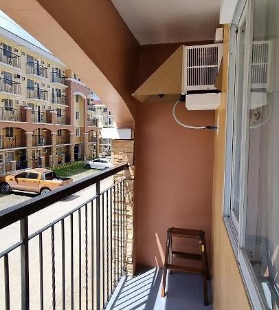 Mikaela'S Crib- 1 Bedroom Flat @ Arezzo Place Condominium Davao Bagian luar foto