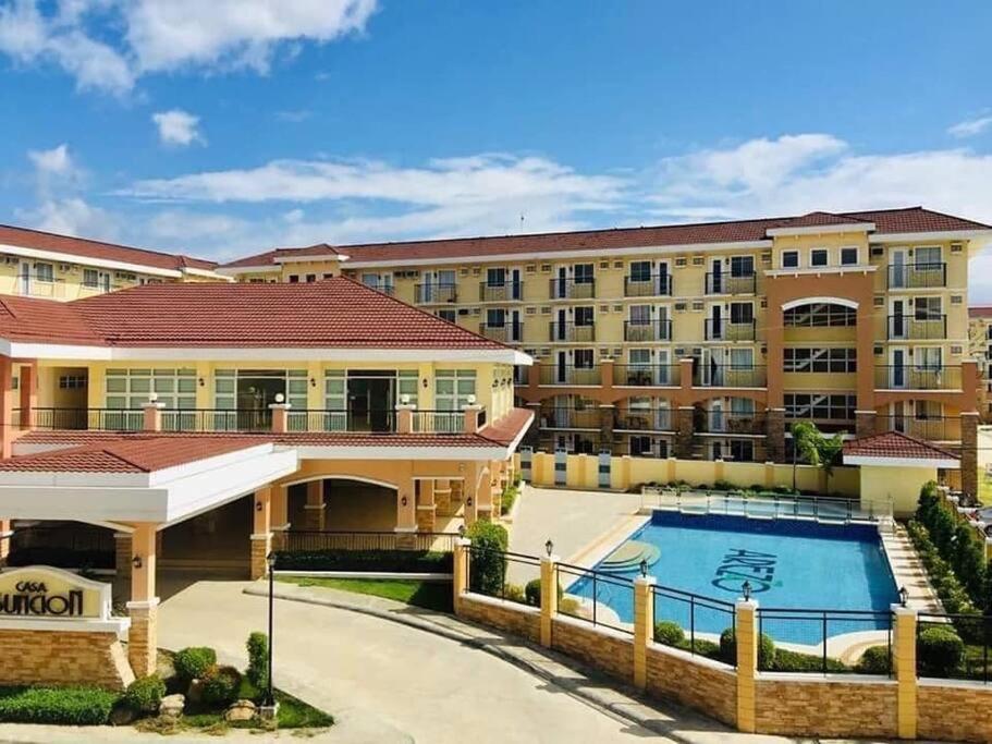 Mikaela'S Crib- 1 Bedroom Flat @ Arezzo Place Condominium Davao Bagian luar foto
